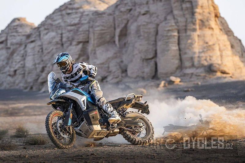 CFMOTO (2026) 1000 MT-X - fotka 18 z 20