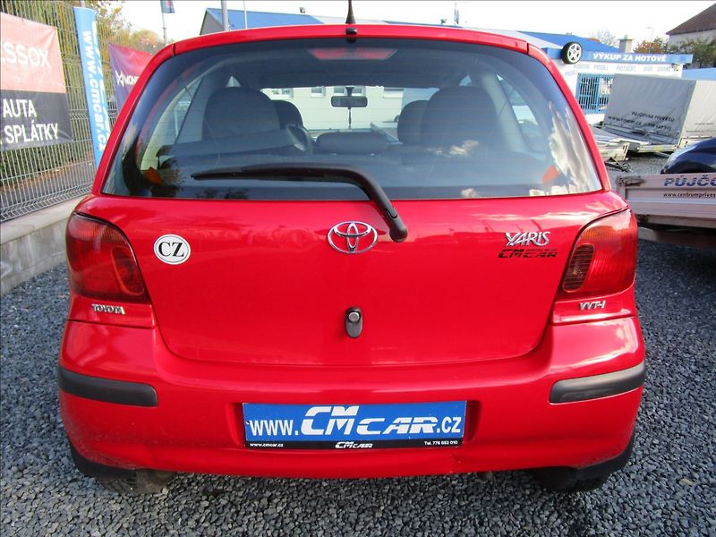 Toyota Yaris 1.0VVT-i Terra KLIMA - fotka 5 z 35