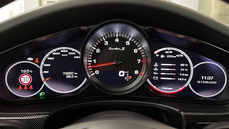 Porsche Panamera TURBO S / ZÁRUKA / TOP STAV - fotka 42 z 50