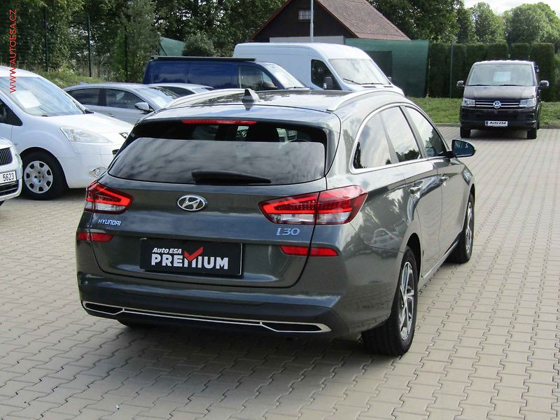 Hyundai i30 (2023) 1.5 DPi, 1.maj,ČR, Navi, AC - fotka 4 z 22