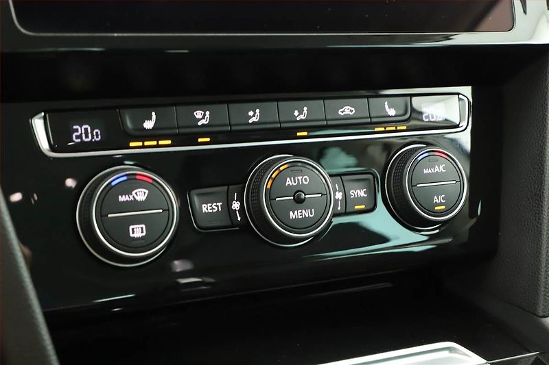 Volkswagen Passat (2018) R-Line 2.0 TDI, Automat, Kůže - fotka 17 z 20