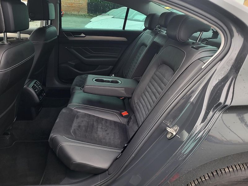 Volkswagen Passat SEDAN 2.0 TDi ELEGANCE *ČR - fotka 8 z 46