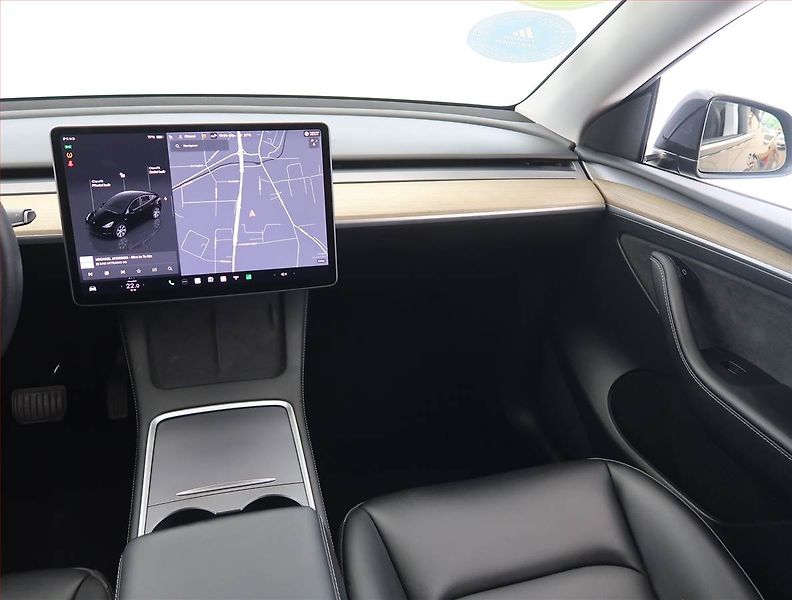 Tesla Model Y (2023) RWD LFP 60kWh, SoH 98% - fotka 8 z 33