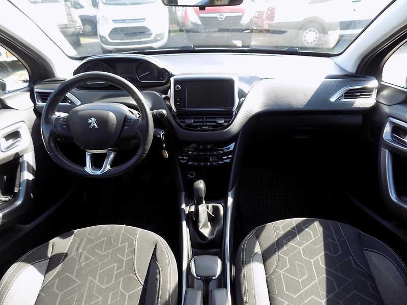 Peugeot 2008 1,2I 60 KW ACTIVE, TAŽNÉ, ČR - fotka 25 z 41