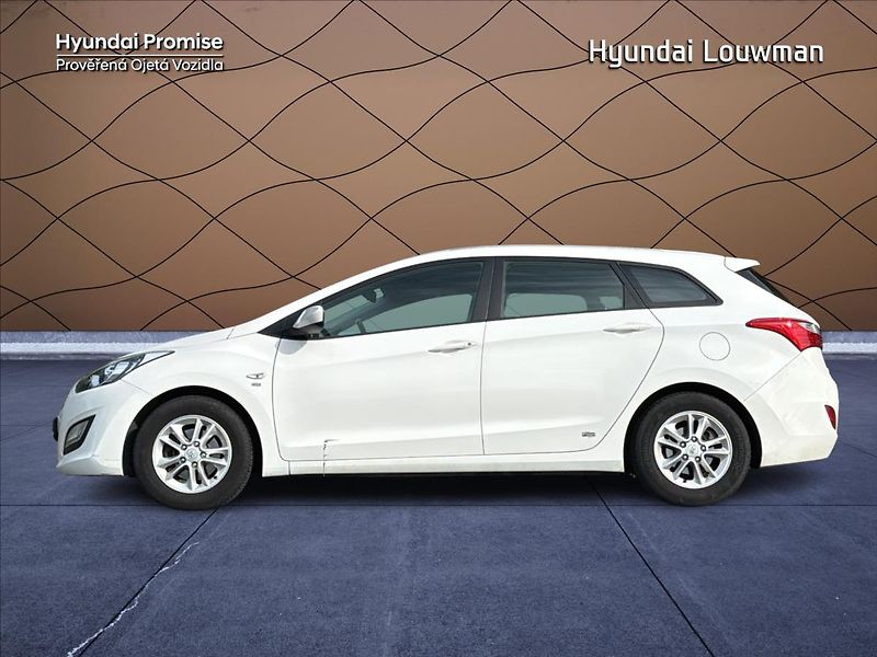 Hyundai i30 1,6 MPI Trikolor - fotka 15 z 16