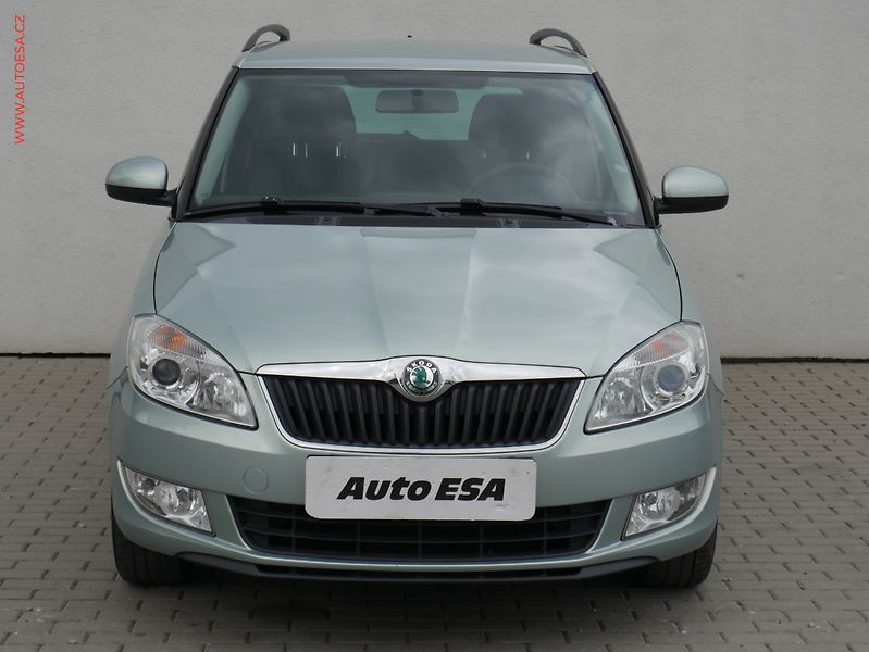 Škoda Fabia (2012) 1.2 TSi, Family, +kola - fotka 2 z 14