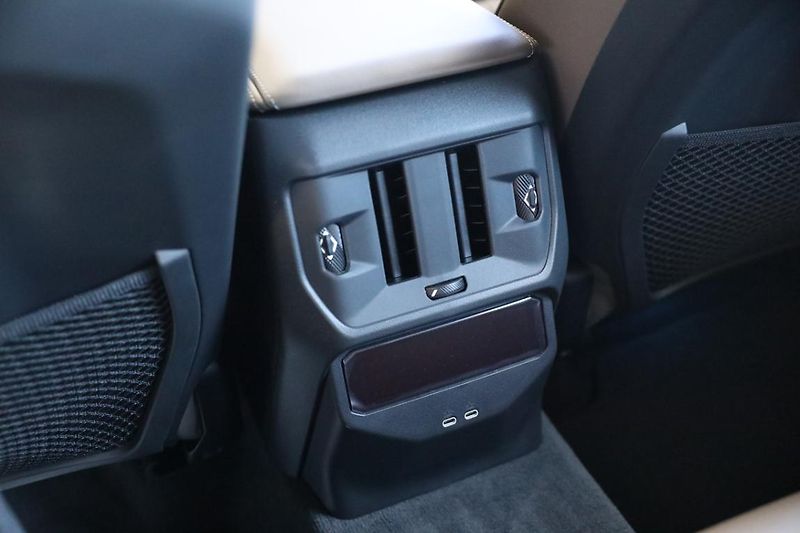 BMW X3 xDrive 40d - fotka 16 z 18