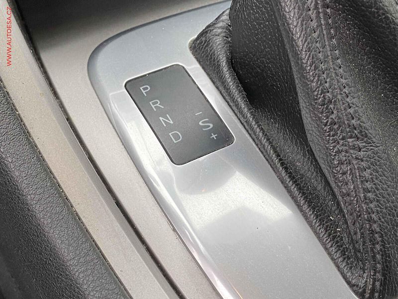 Ford Mondeo (2009) 2.0TDCi, AT, navi - fotka 15 z 20