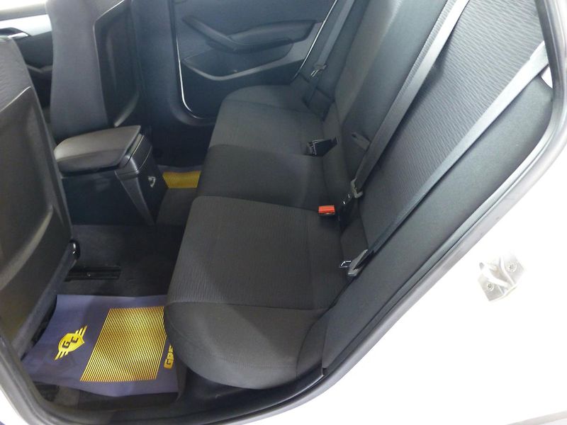 BMW X1 (2014) 2,0D*X-DRIVE**NAVI*ALU**XENONY - fotka 13 z 23
