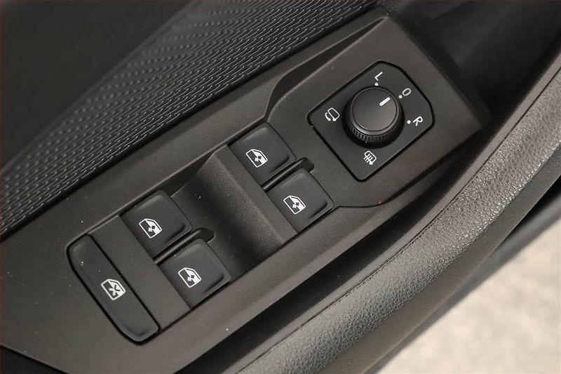 Škoda Octavia (2023) Style Plus 2.0 TDI - fotka 9 z 20