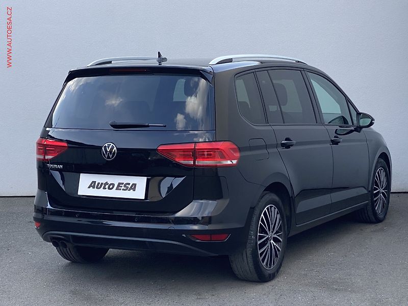 Volkswagen Touran (2021) 2.0 TDi, Comfortline, DSG, - fotka 4 z 19
