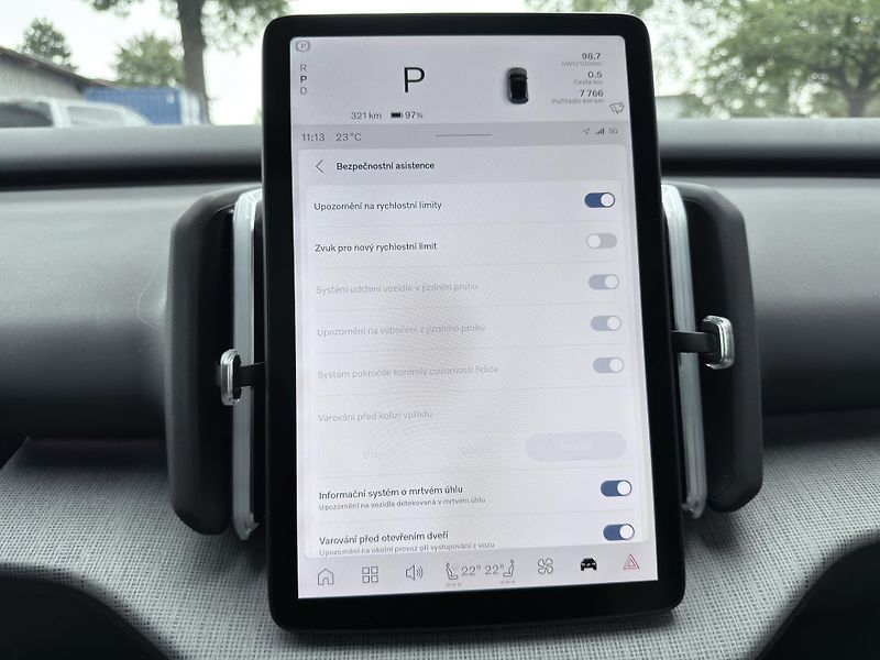 Volvo EX30 P8 CC AWD ULTRA / + sada pneu  - fotka 41 z 52