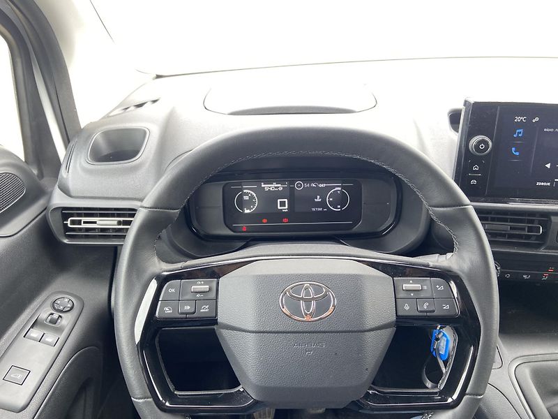 Toyota ProAce City 1.5 D-4D 130k Long Active Mult - fotka 15 z 21