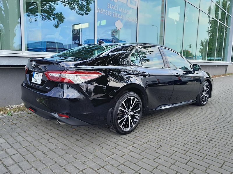 Toyota Camry (2020) XLE 3,6V6 1.maj. ČR  - fotka 3 z 41