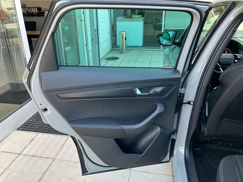 Škoda Karoq 2.0 TDi 110 kW SPORTLINE 4X4 D - fotka 25 z 30