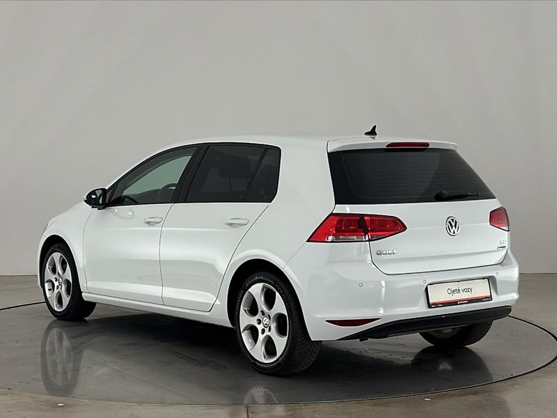 Volkswagen Golf Trendline - fotka 15 z 27