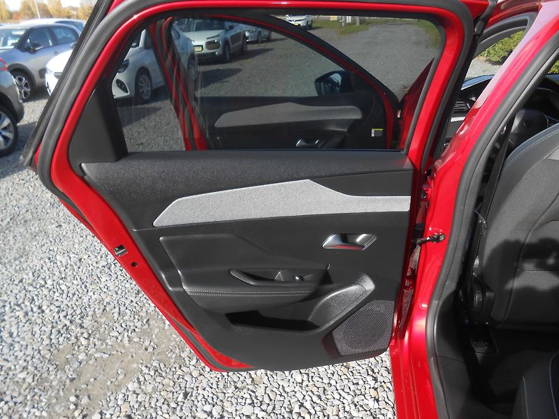 Peugeot 308 allure,led,automat,44tkm - fotka 26 z 41