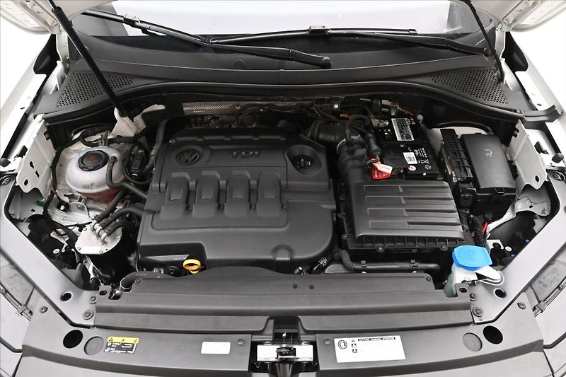 Volkswagen Tiguan Allspace 2,0 TDI 110KW 4MOTION Záruka a - fotka 9 z 31