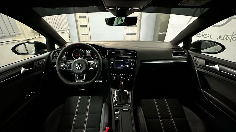 Volkswagen Golf RECARO / REMUS / TOP STAV - fotka 26 z 43