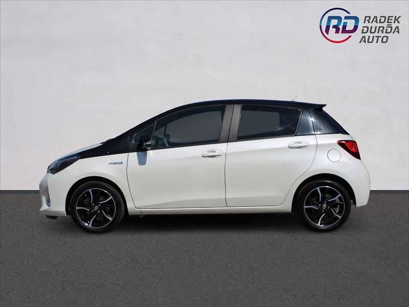 Toyota Yaris 1,5 HYBRID  ČR,A/T,SELECTION - fotka 8 z 31