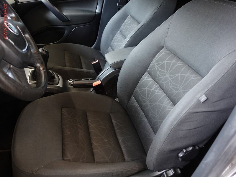 Škoda Octavia (2012) 1.4 TSI, Klima - fotka 9 z 22