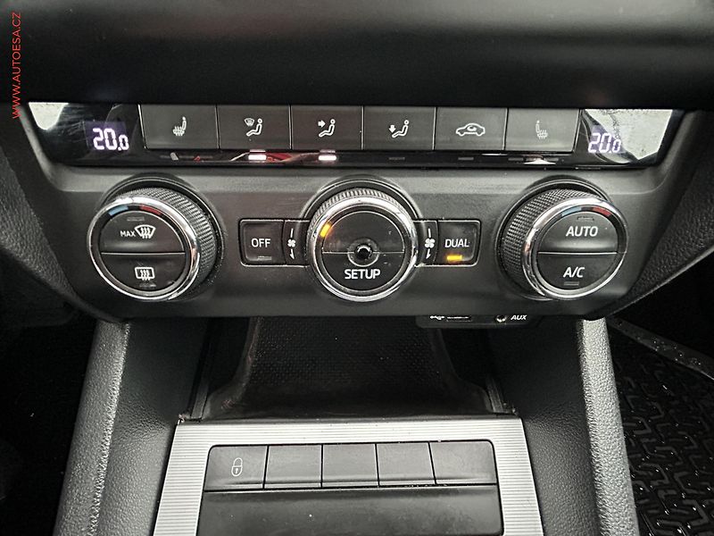 Škoda Octavia (2014) 1.6 TDi, ČR, servis.kniha - fotka 14 z 18