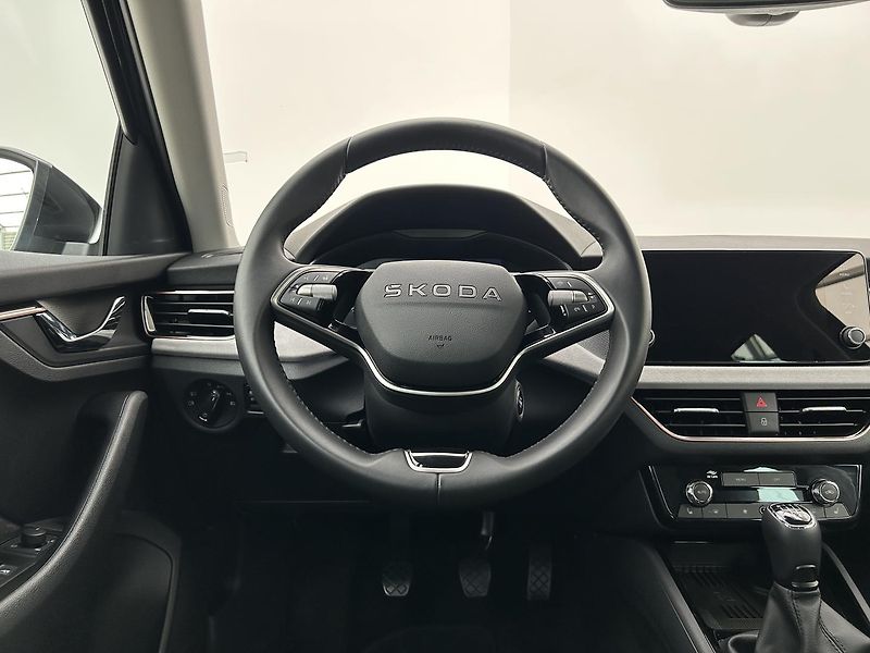Škoda Scala 1.5 TSI Top selection - fotka 29 z 29