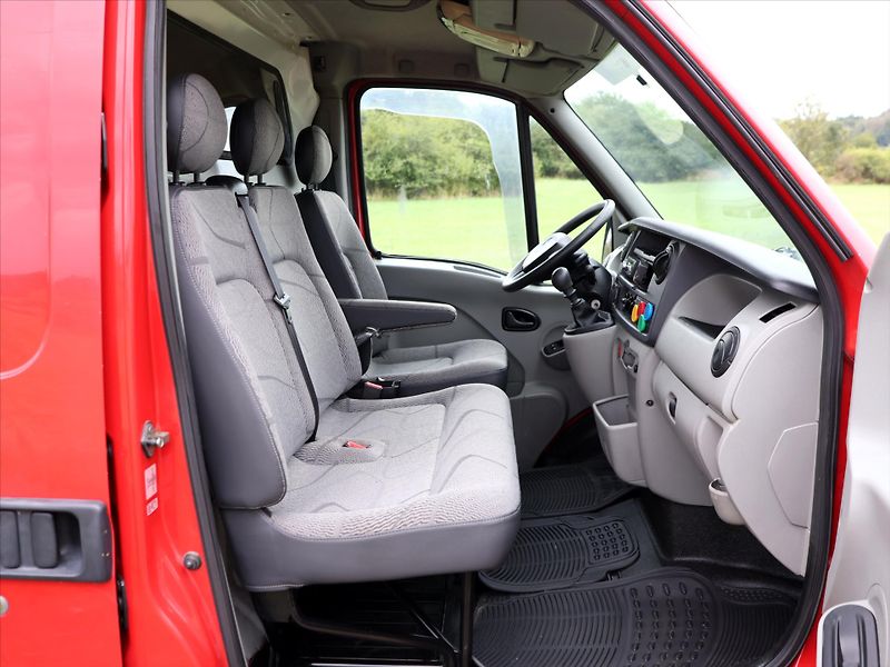 Renault Master 2.5 dCi 74kW L2H2P2 CZ DPH - fotka 11 z 26