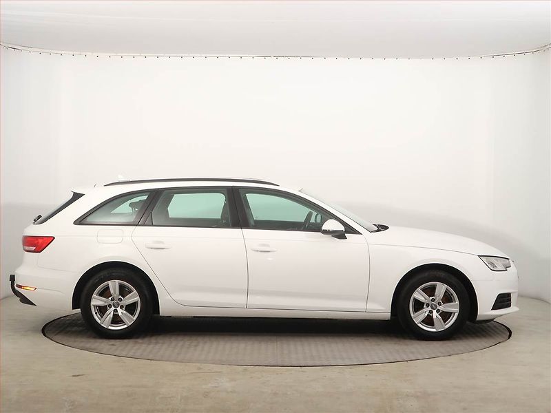 Audi A4 (2016) 2.0 TDI, Navi, Bi-Xenony - fotka 6 z 14