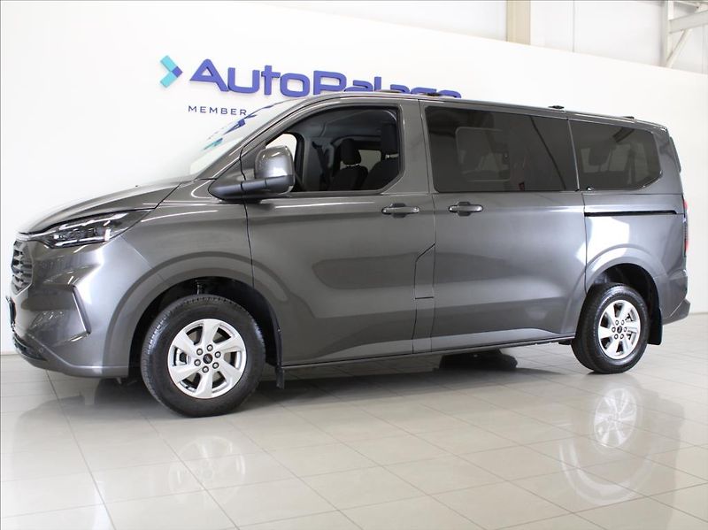 Ford Tourneo Custom 2,0 EB 110kW Limited 8-míst ČR - fotka 3 z 20