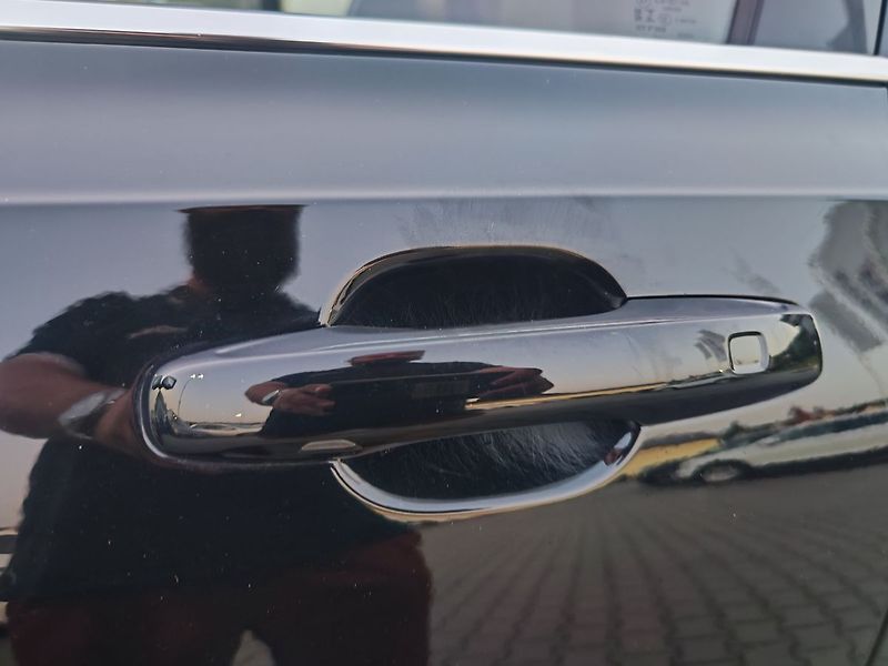 Volvo V90 B5 2.0/184kW Momentum Pro - fotka 11 z 39