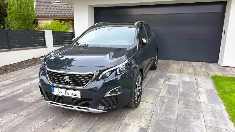 Peugeot 3008 (2018) GT - fotka 2 z 4