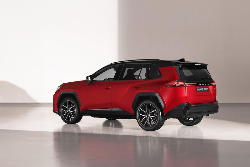 Toyota RAV4 (2026) GR SPORT 4x4 - PHEV - fotka 15 z 18