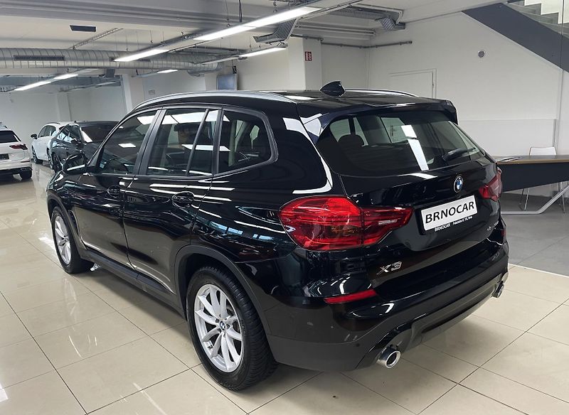 BMW X3 20d xDrive 140kW, ČR - fotka 4 z 30