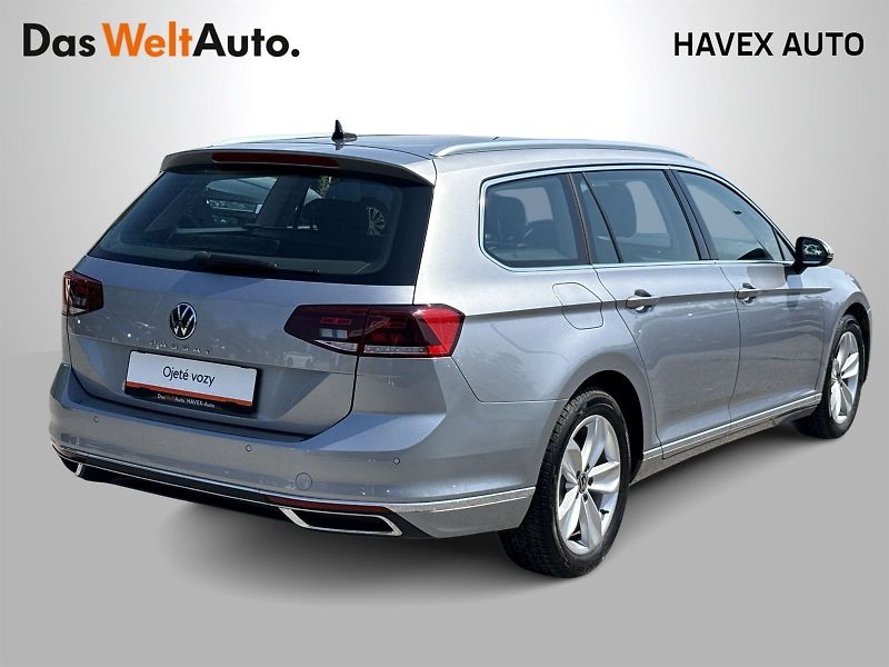 Volkswagen Passat (2021) Variant 1.5 TSI DSG Elegance - fotka 2 z 30