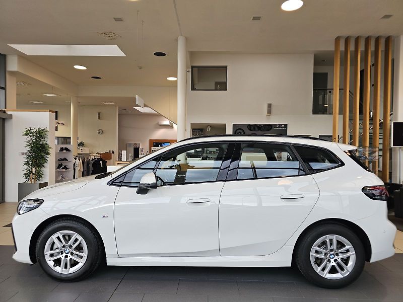 BMW Řada 2 220d Active Tourer - fotka 3 z 36