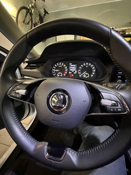 Škoda Octavia 2.0 TDI / 85kW / Amb. ČR - fotka 10 z 19