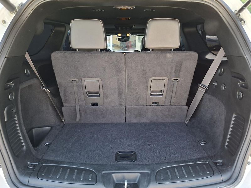 Dodge Durango (2023) 5,7L V8 4x4, Max výbava, tažné - fotka 16 z 35