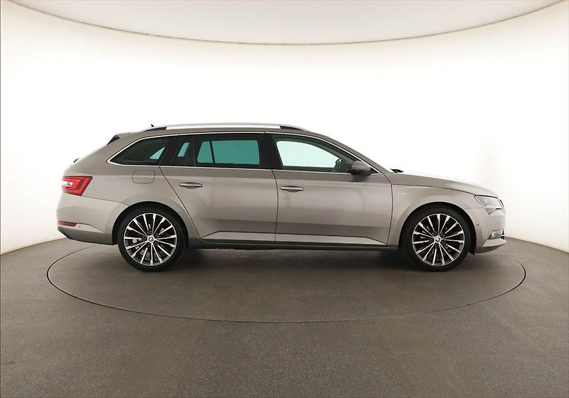 Škoda Superb (2016) Laurin&Klement 2.0 TDI - fotka 6 z 20
