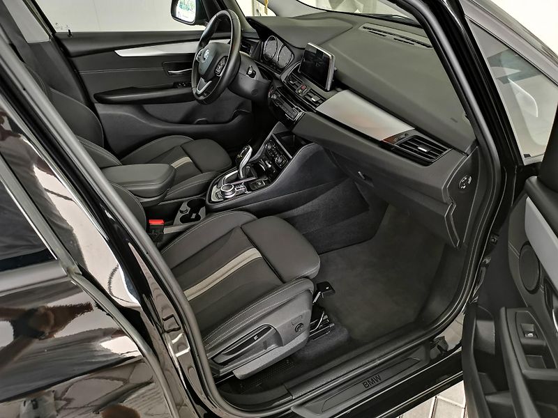 BMW Řada 2 (2020) 218d Grand LED tažné ZÁRUKA  - fotka 12 z 29