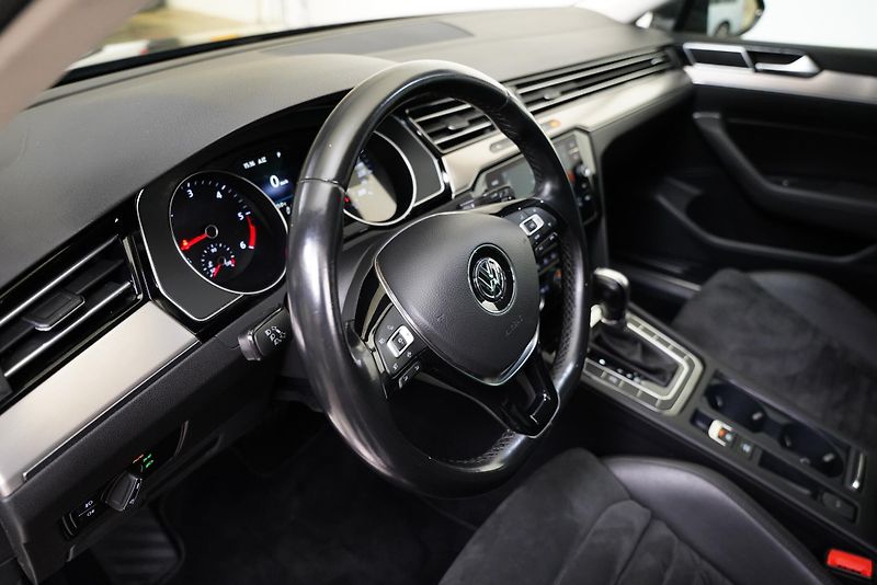 Volkswagen Passat - fotka 14 z 24