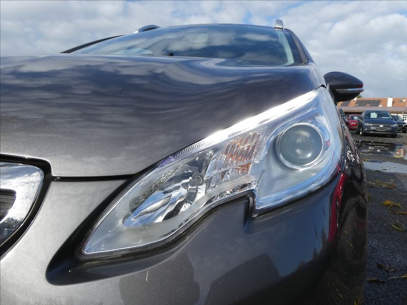 Peugeot 2008 1,2 PureTech 60kW - fotka 4 z 38