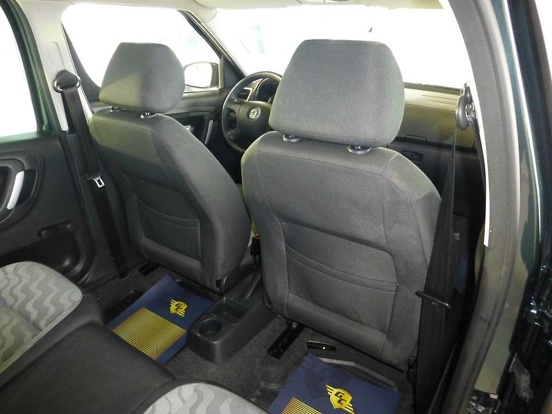 Škoda Roomster (2010) 1,4i**KLIMATIZACE***TAŽNÉ - fotka 18 z 18