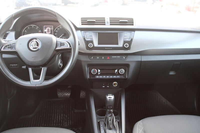 Škoda Fabia (2017) 1.0 TSI DSG KLIMATRONIK VÝHŘEV - fotka 13 z 15