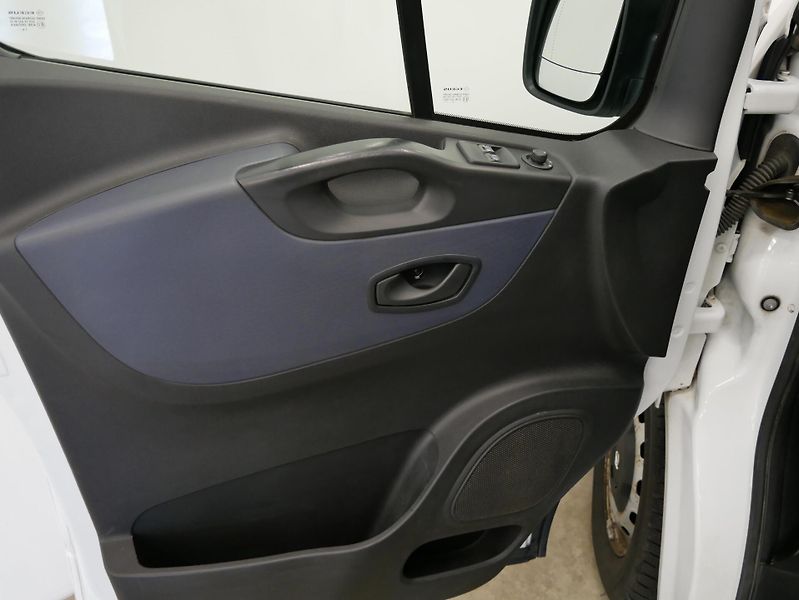 Opel Vivaro - fotka 12 z 24