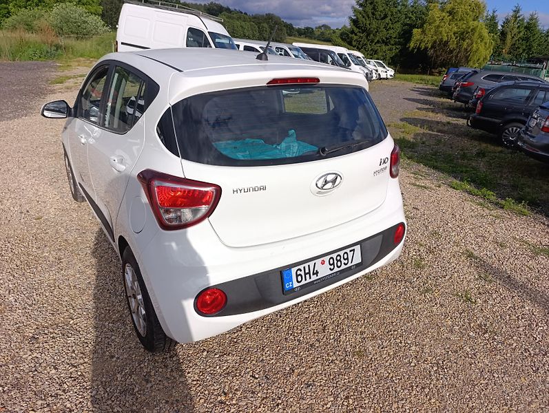 Hyundai i10 (2019) 1.0 Family club - fotka 12 z 23