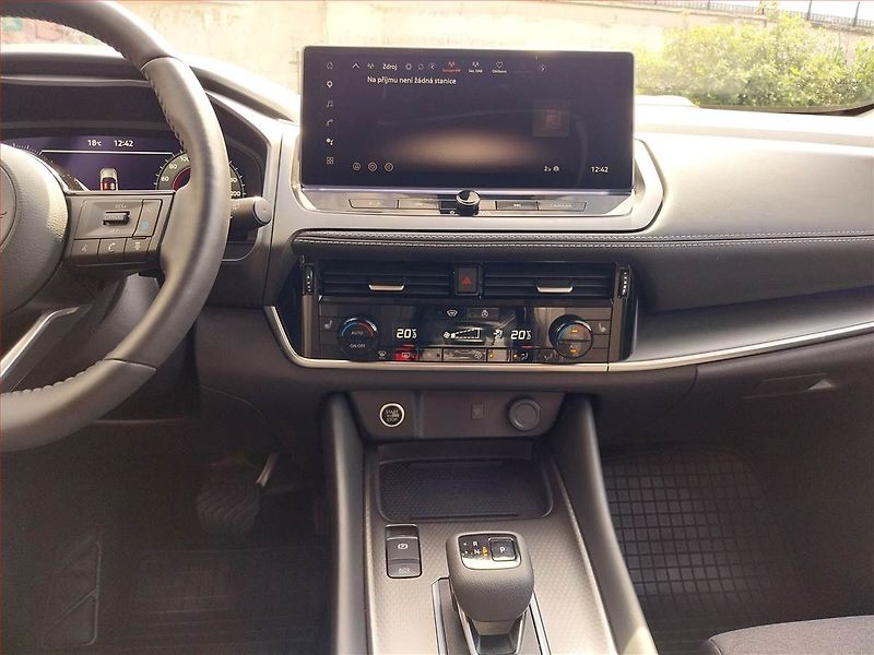 Nissan Qashqai (2025) N-Connecta 1.3 DIG-T MHEV - fotka 12 z 18