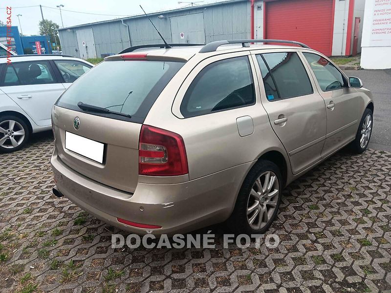 Škoda Octavia (2006) 1.9TDI, ČR, servis.kniha - fotka 2 z 3
