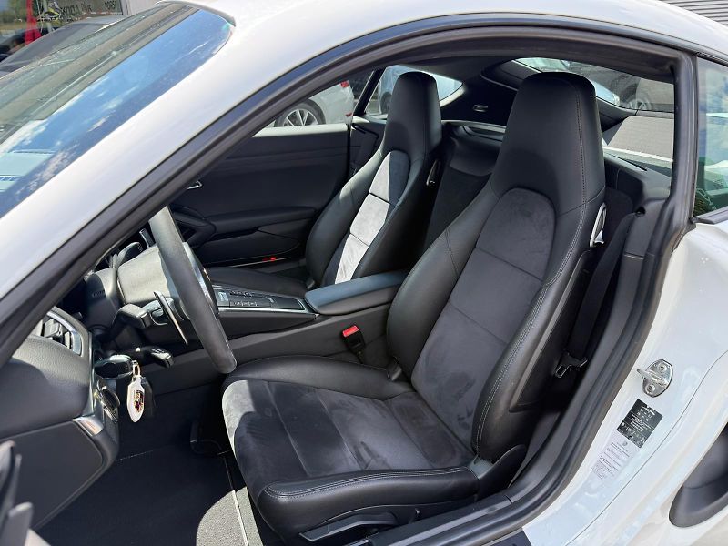 Porsche Cayman 2.7 202kw PDK - fotka 8 z 22
