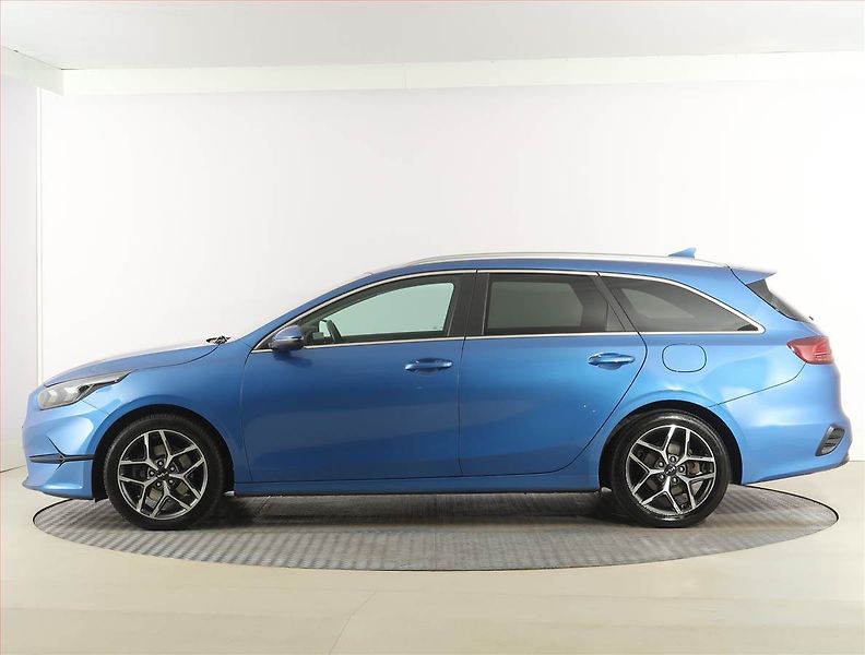 Kia Ceed (2023) 1.5 T-GDI, ČR,1.maj - fotka 3 z 21